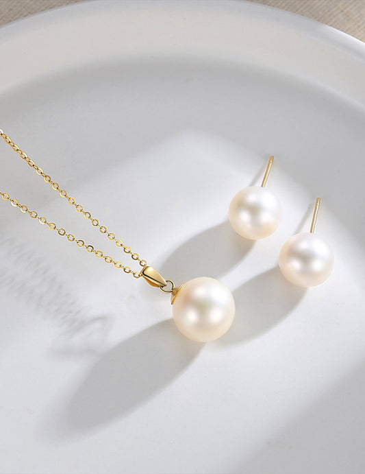 Perfect round 18K gold pearl studs /necklace｜timeless classic
